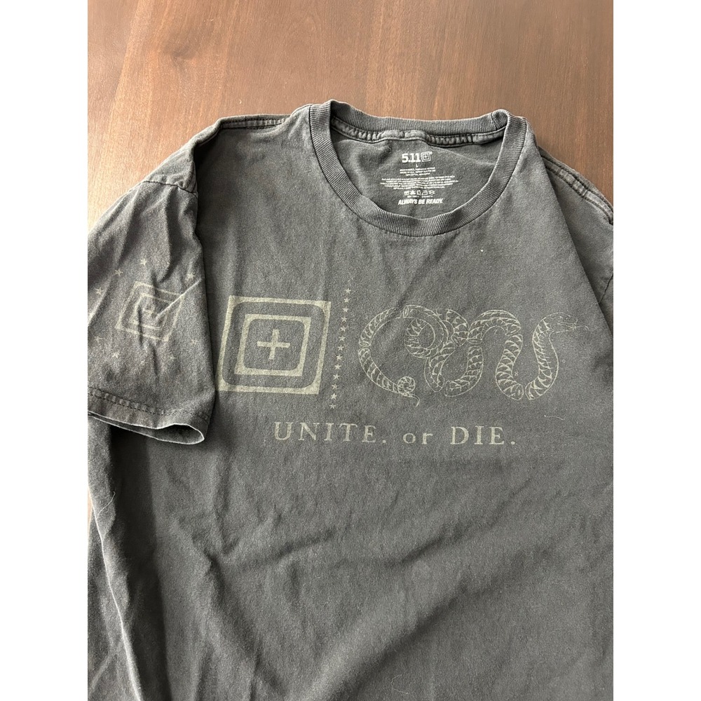 5.11 Tactical Mens Unite Or Die Snake Graphic T-Shirt Faded Black Large